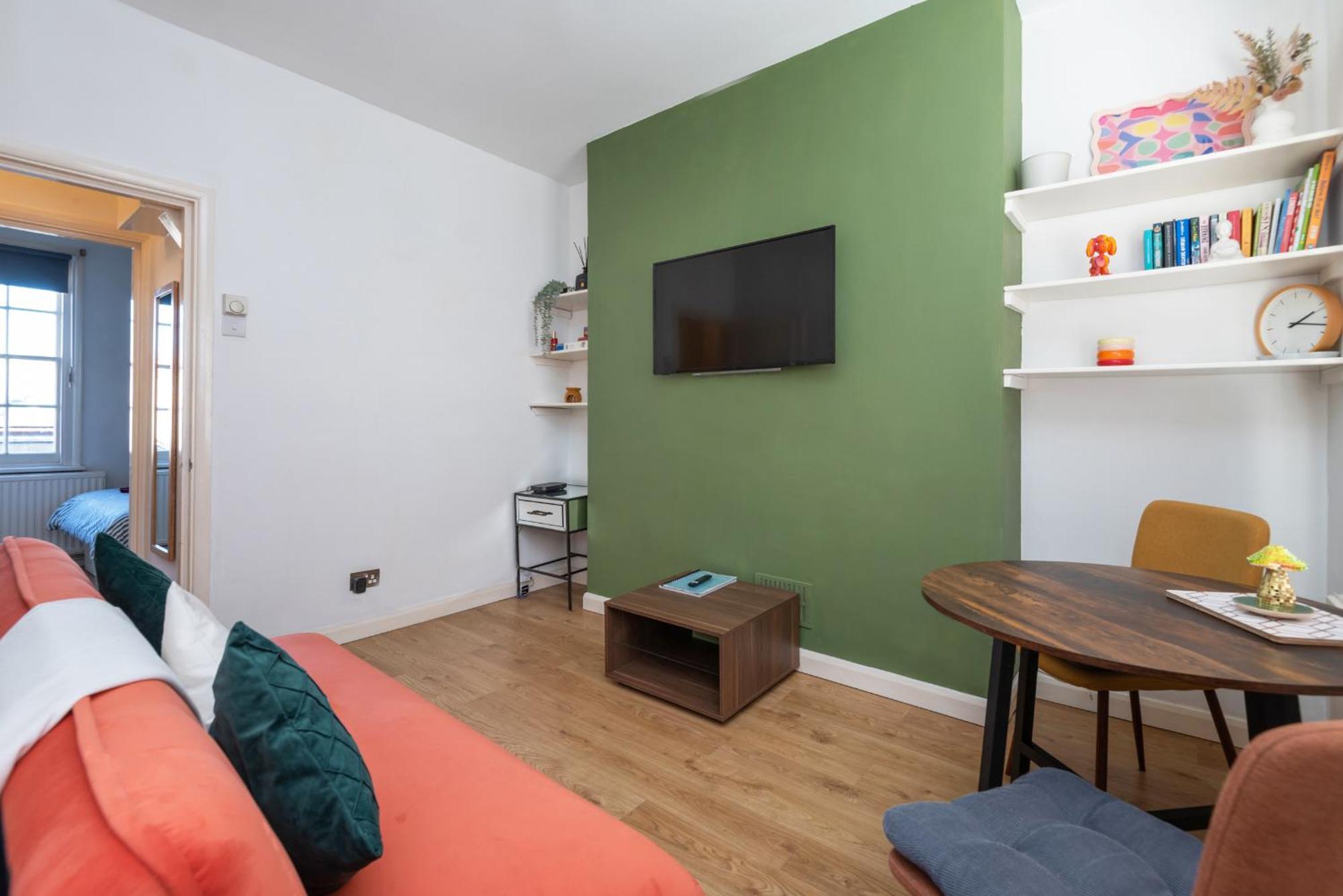 In Marylebone, Apartment *